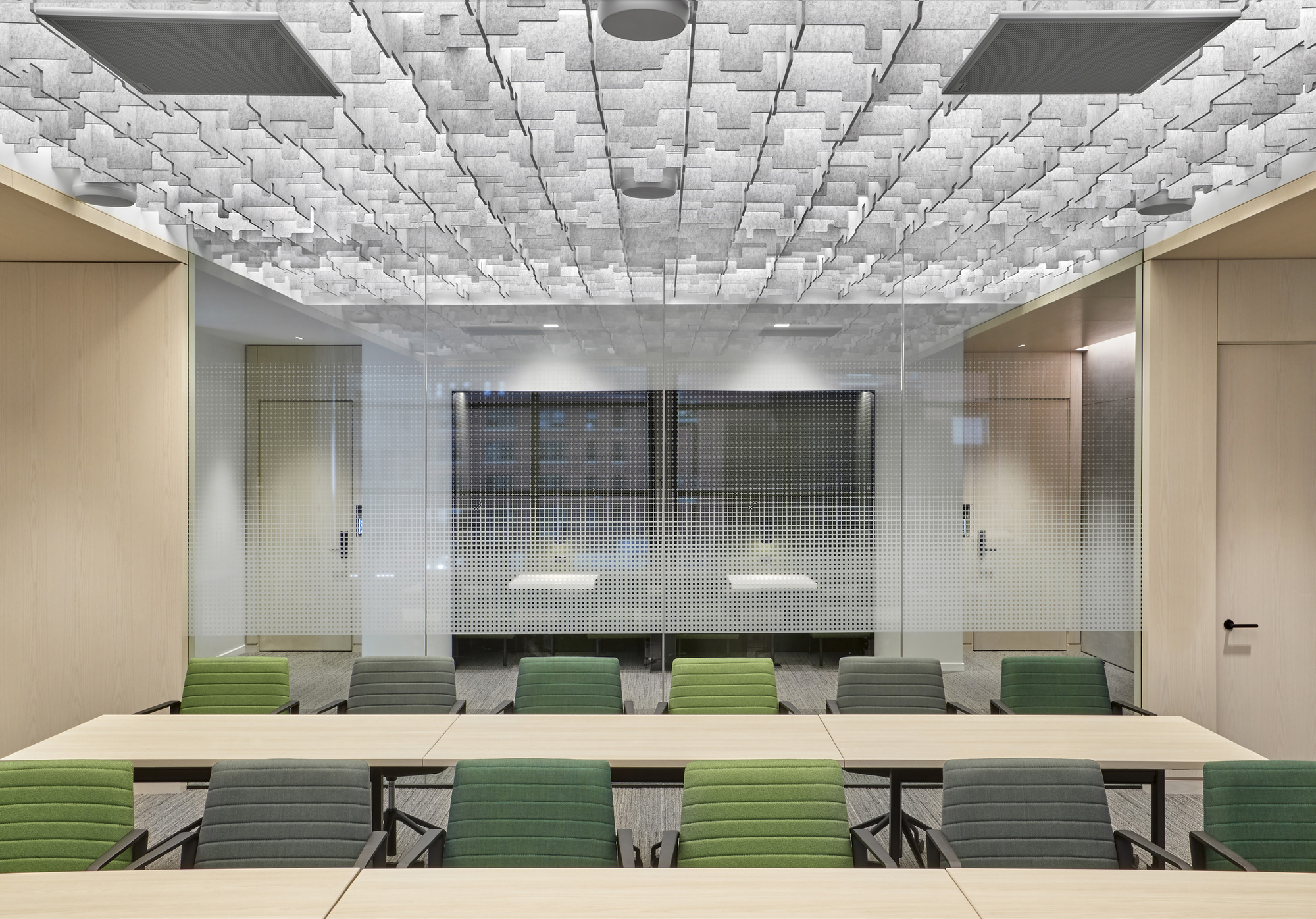 從空間設計看見企業發展：麥當勞芝加哥總部，IA Interior Architects 與 Studio O+A 聯手為企業總部注入新的活力與 ...